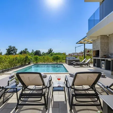 Zora Villa *